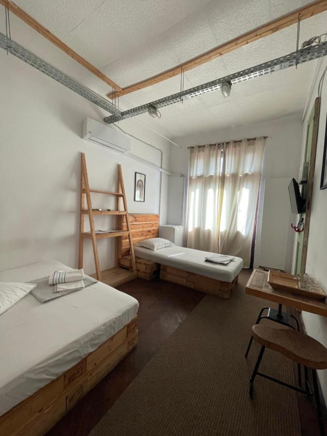 Victoria Poshtel Bucharest Hostel Ngoại thất bức ảnh
