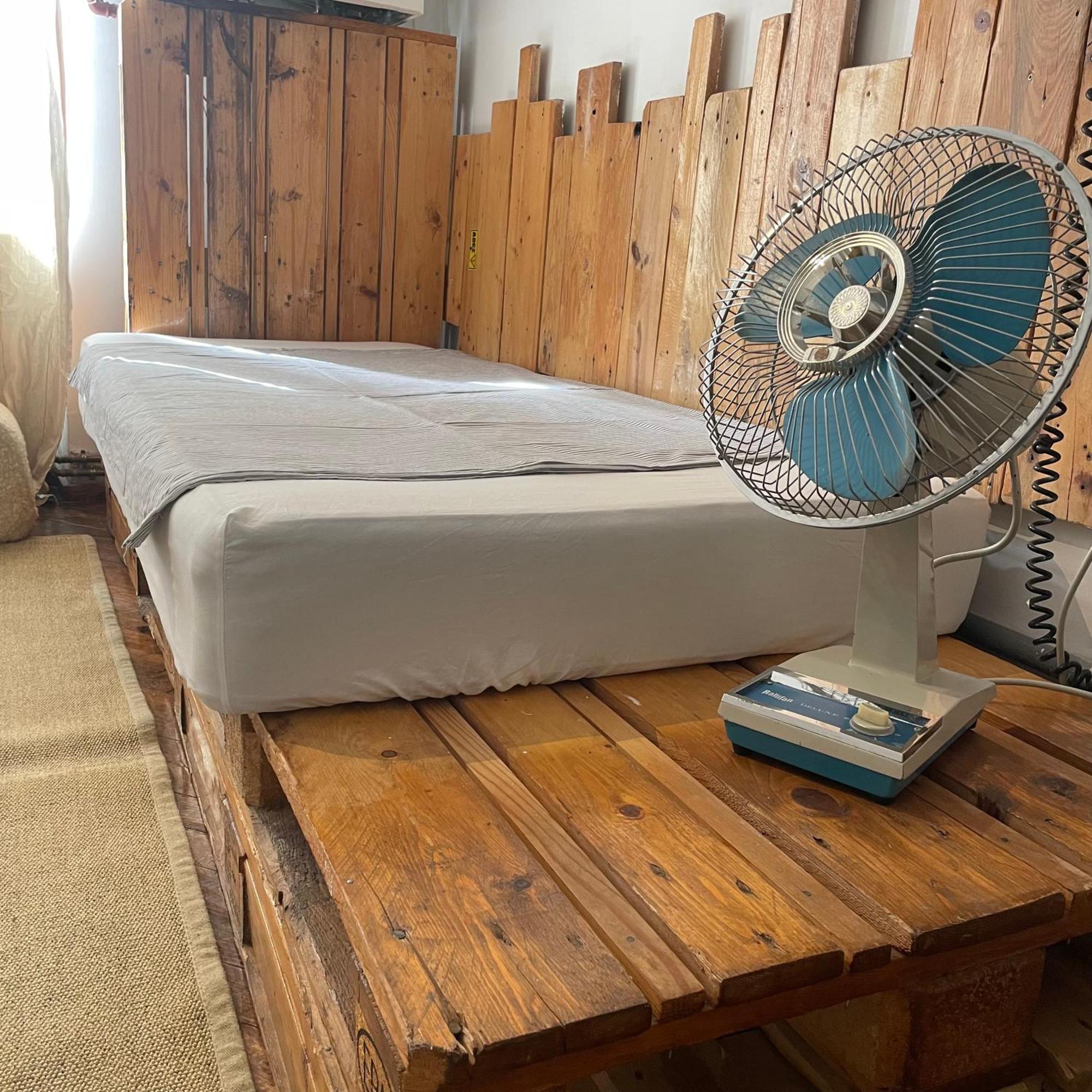 Victoria Poshtel Bucharest Hostel Ngoại thất bức ảnh