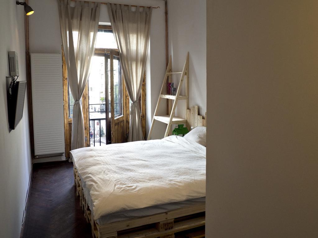 Victoria Poshtel Bucharest Hostel Phòng bức ảnh
