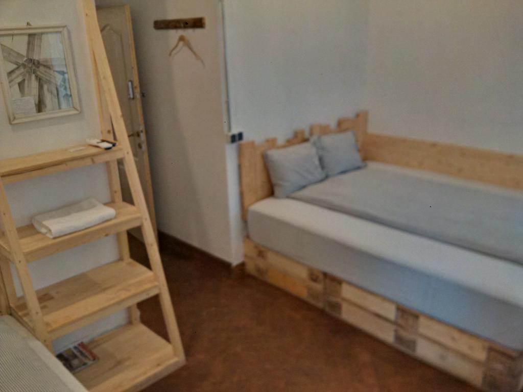 Victoria Poshtel Bucharest Hostel Ngoại thất bức ảnh