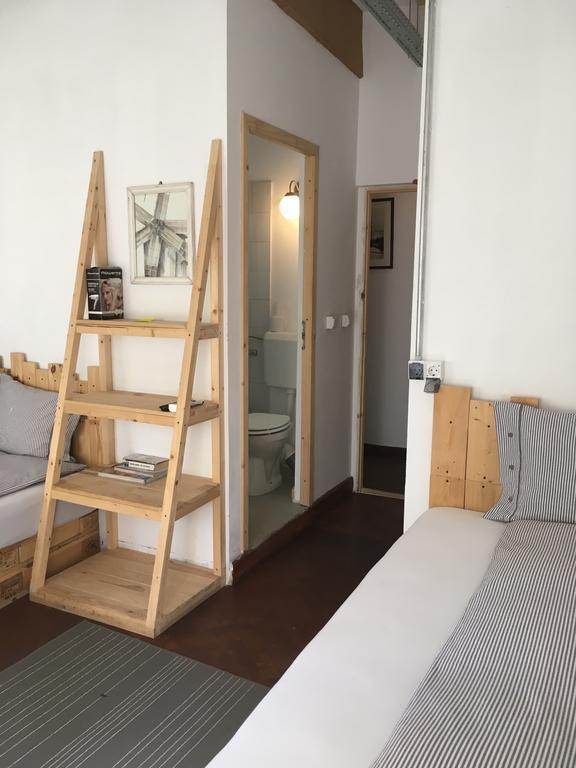 Victoria Poshtel Bucharest Hostel Ngoại thất bức ảnh