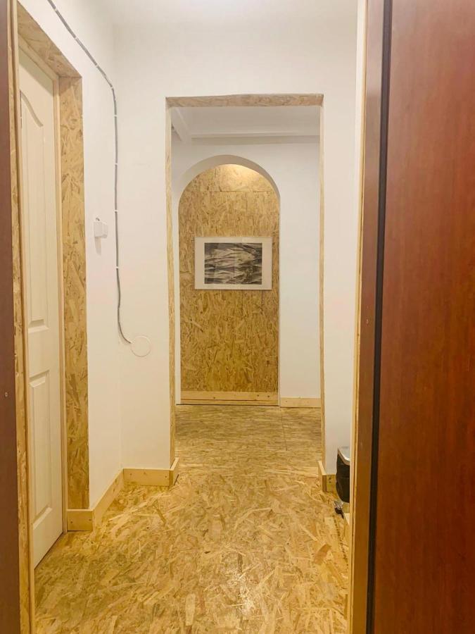Victoria Poshtel Bucharest Hostel Ngoại thất bức ảnh